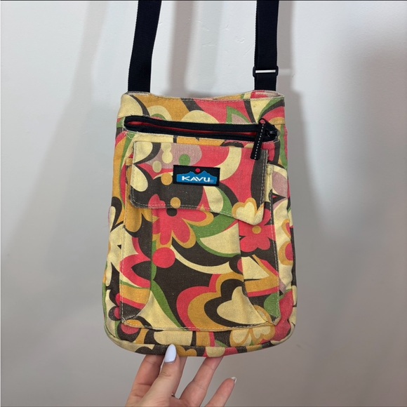 Kavu Floral Canvas Sling Crossbody Bag - Picture 1 of 13